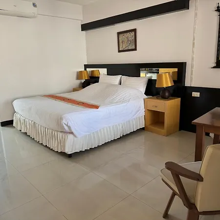 Hotel Borarn House